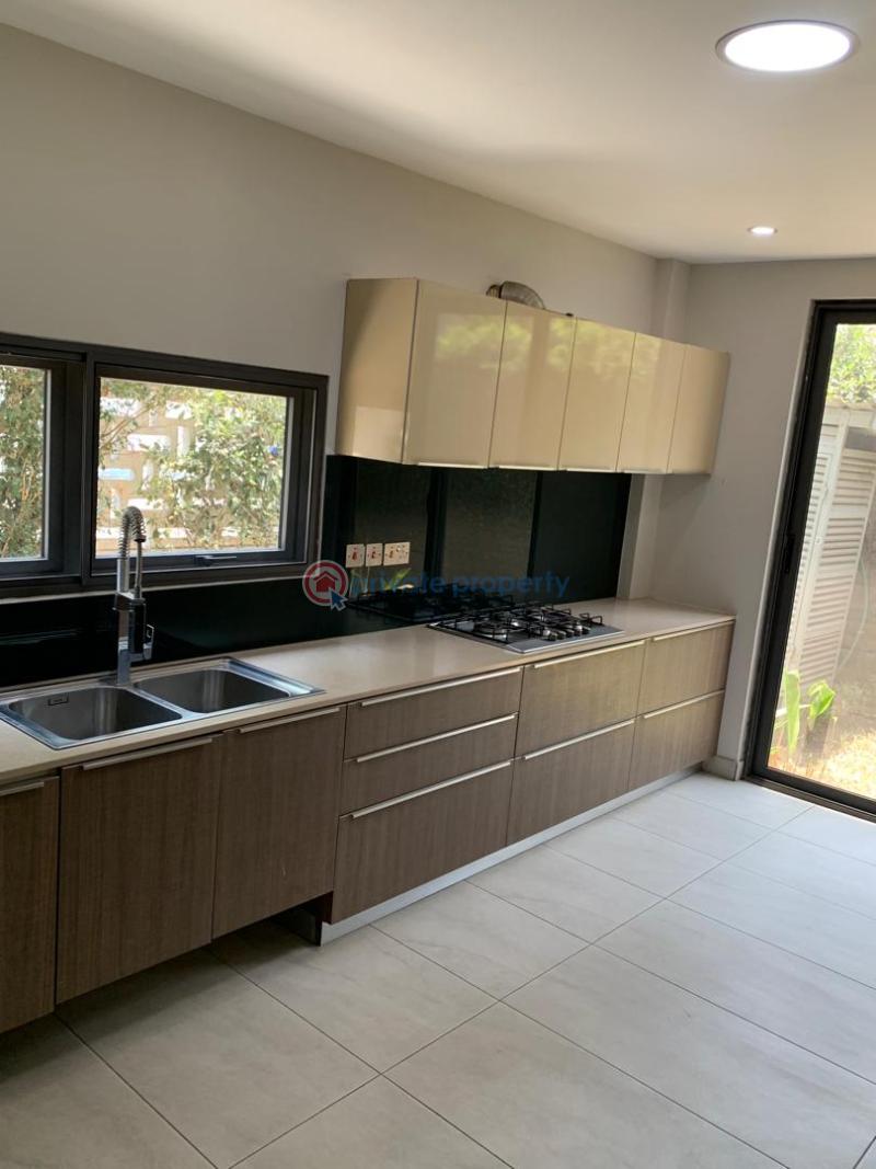4 bedroom Townhouse For Sale Airport Residential Area Accra - 7