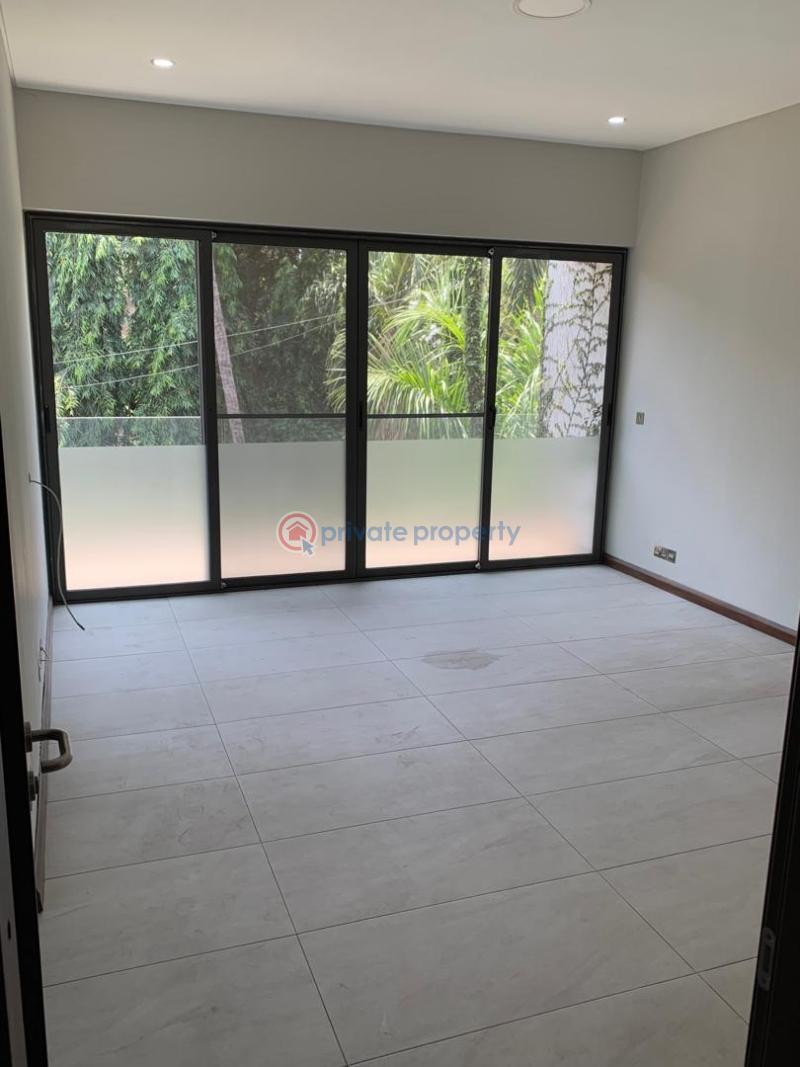 4 bedroom Townhouse For Sale Airport Residential Area Accra - 8