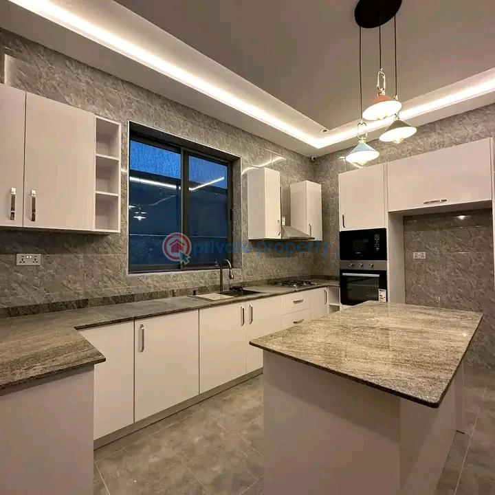 4 bedroom Townhouse For Sale Ogbojo Adenta Municipal Accra - 11