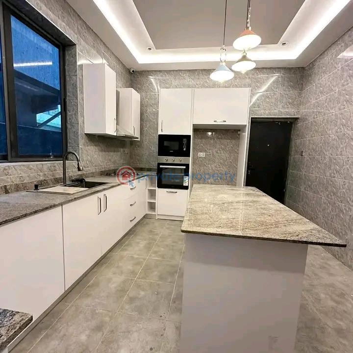 4 bedroom Townhouse For Sale Ogbojo Adenta Municipal Accra - 12