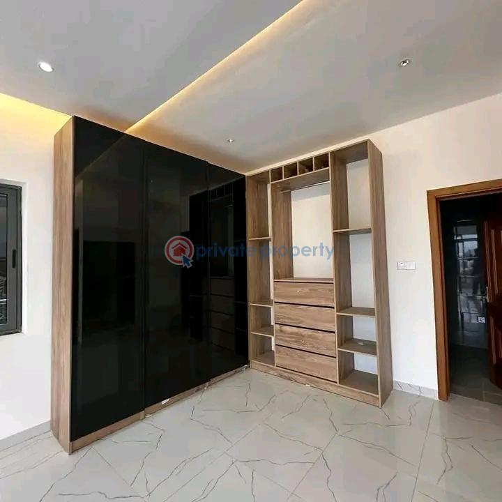 4 bedroom Townhouse For Sale Ogbojo Adenta Municipal Accra - 3