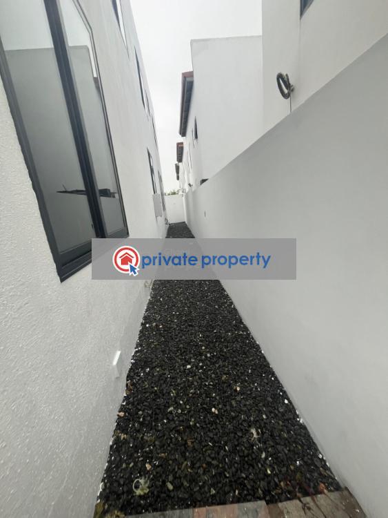 5 bedroom House For Sale &nbsp;east Airport Airport Residential Area Accra - 13