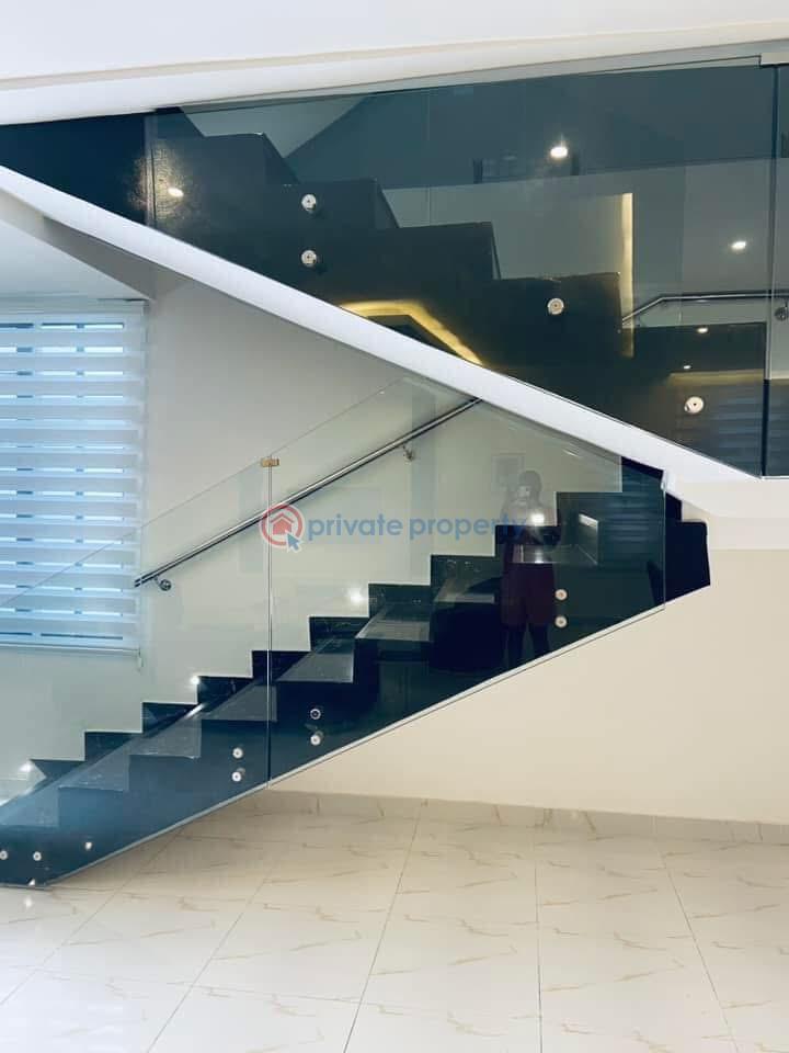 5 bedroom House For Sale Botwe School Junction East Legon Accra - 3