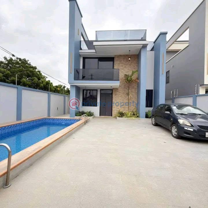 5 bedroom Townhouse For Sale East Airport Airport Residential Area Accra - 0