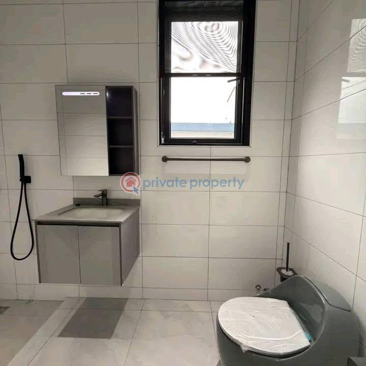 5 bedroom Townhouse For Sale East Airport Airport Residential Area Accra - 7