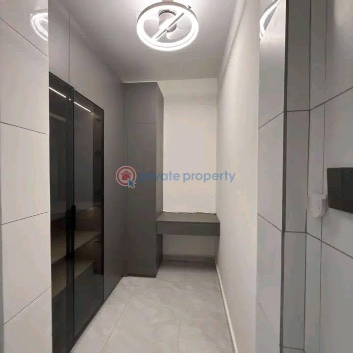 5 bedroom Townhouse For Sale East Airport Airport Residential Area Accra - 4
