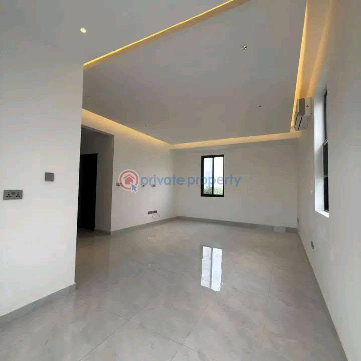 5 bedroom Townhouse For Sale East Airport Airport Residential Area Accra - 2