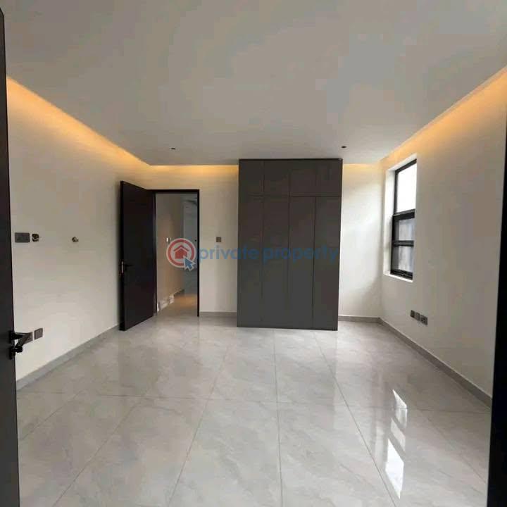 5 bedroom Townhouse For Sale East Airport Airport Residential Area Accra - 6
