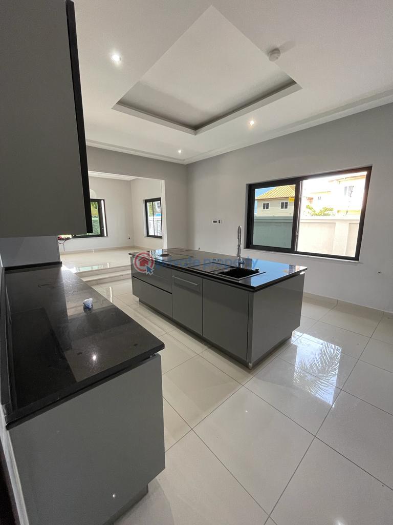 5 bedroom Townhouse For Sale Ogbojo Adenta Municipal Accra - 7