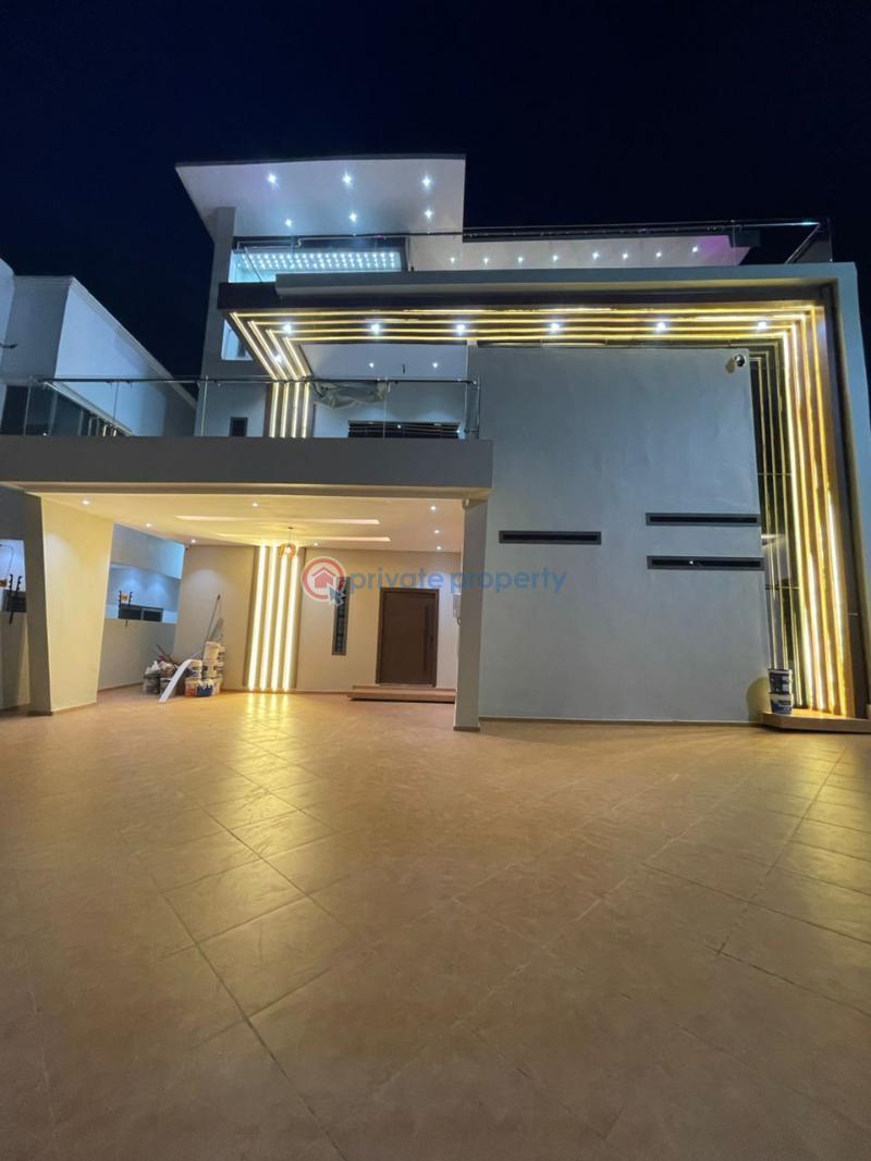 6 bedroom Detached Duplex For Sale Ashogman Estate Near Haasto Boshey Dvla. Ashongman Ga East Municipal Accra - 1