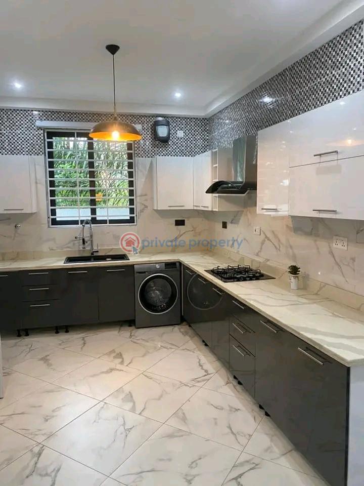4 bedroom Townhouse Short let East Legon Accra - 5
