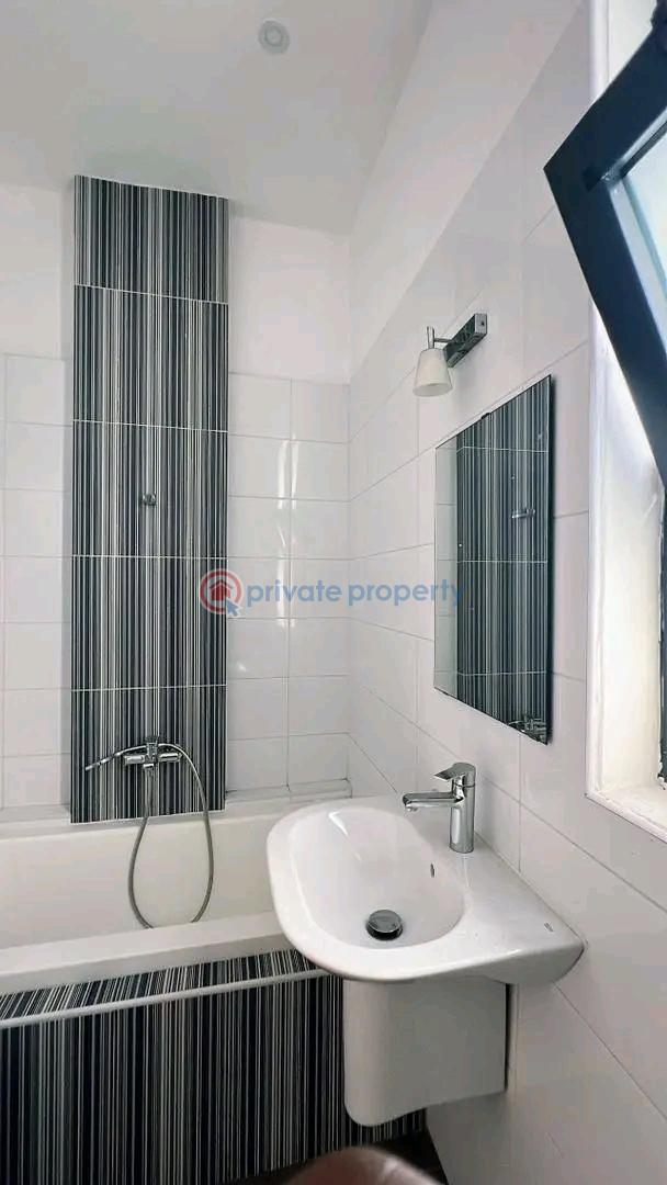 3 bedroom Apartment For Rent North Ridge Accra - 4