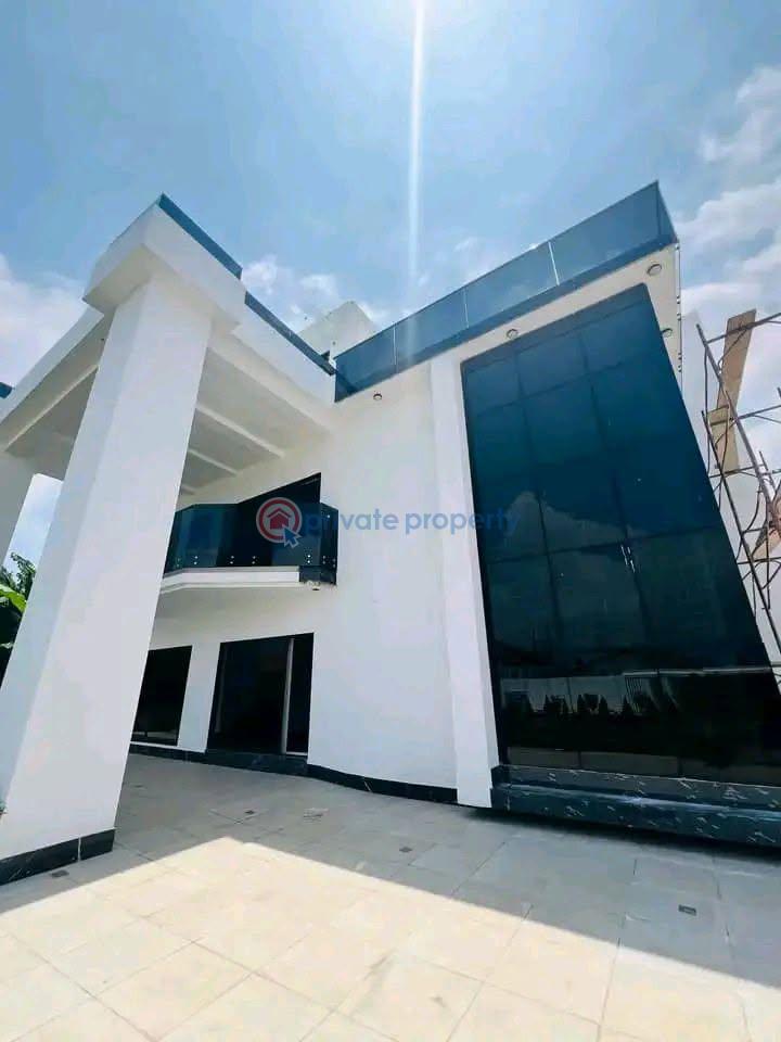 7 bedroom House For Sale Trasacco East Legon Accra - 1