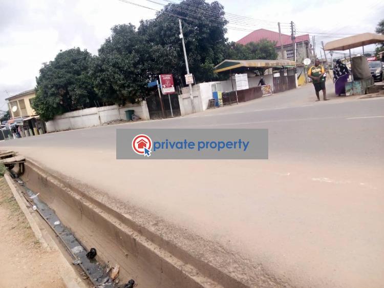 5 bedroom Detached Bungalow For Sale &nbsp;odorkor Official Town Accra Metropolitan  - 7
