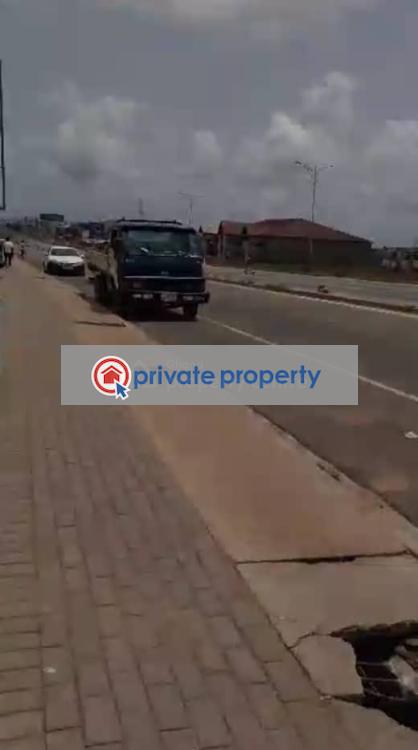5 bedroom Detached Bungalow For Sale &nbsp;odorkor Official Town Accra Metropolitan  - 4