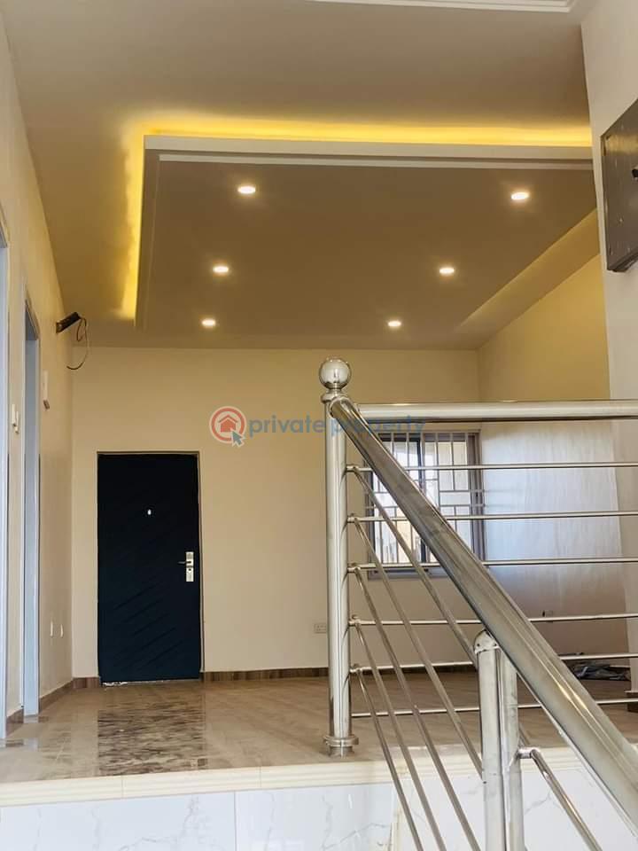 5 bedroom House For Sale Community 25 Tema Accra - 5