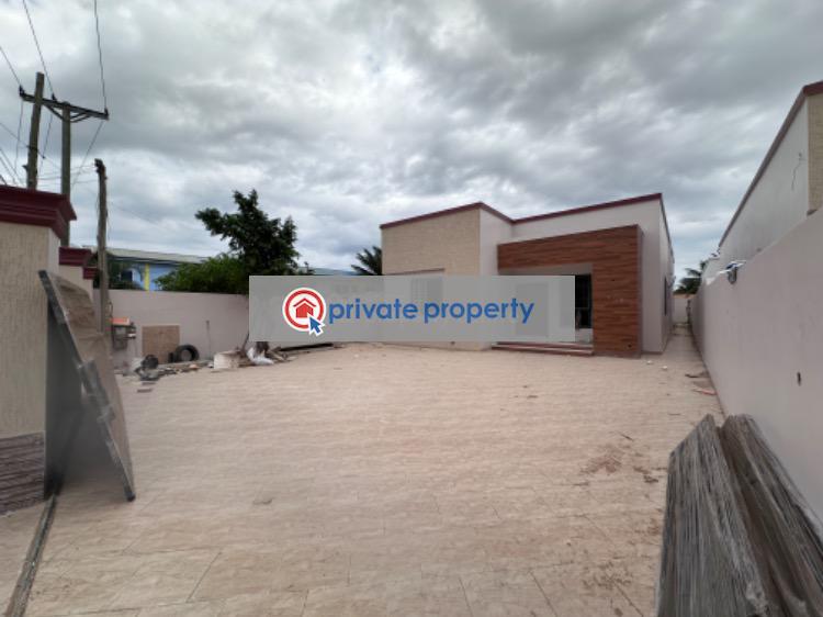 4 bedroom Detached Bungalow For Sale &nbsp;baatsonaa Spintex Accra - 3
