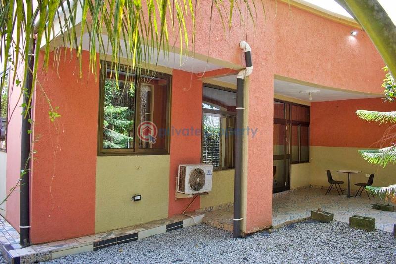 3 bedroom Semi detached Duplex Short let Cape Coast Jukwa Road, Behind Waec Building Cape Coast Metropolitan Central Region - 13