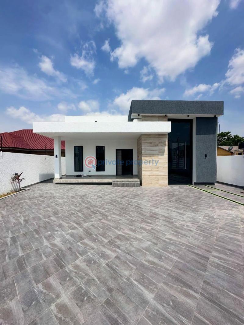 3 bedroom Townhouse For Sale Lakeside Estates. Adenta Municipal Accra - 0