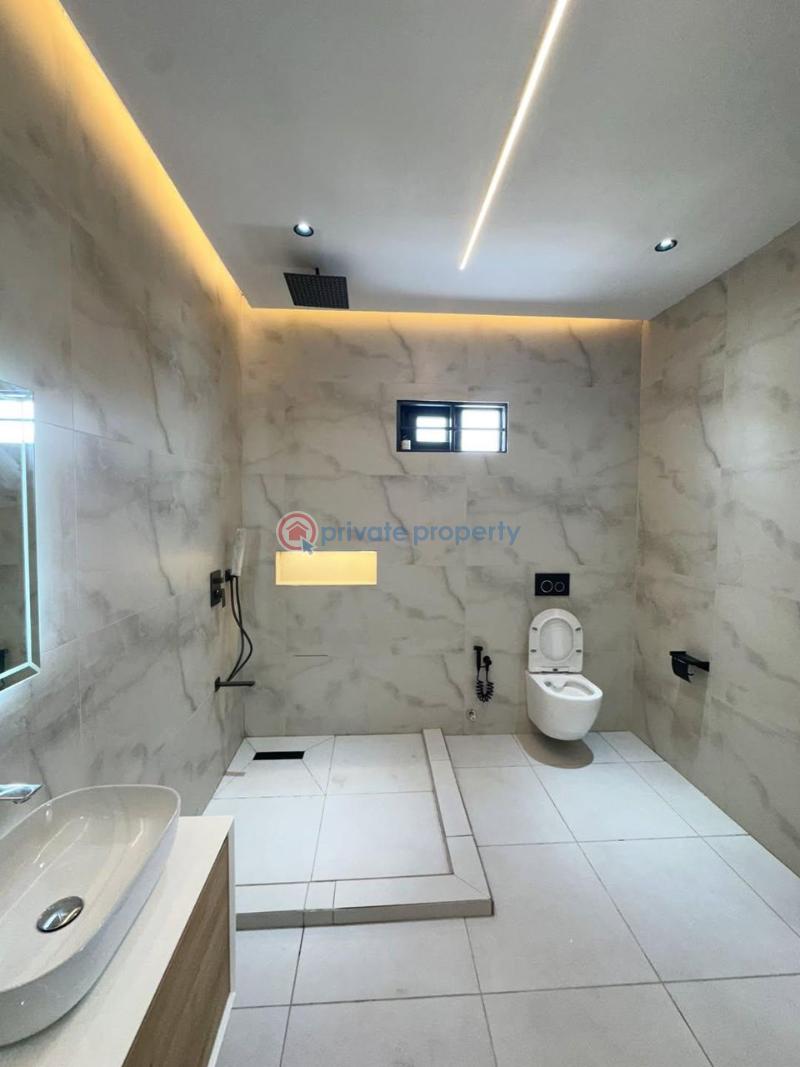 3 bedroom Townhouse For Sale Lakeside Estates. Adenta Municipal Accra - 4