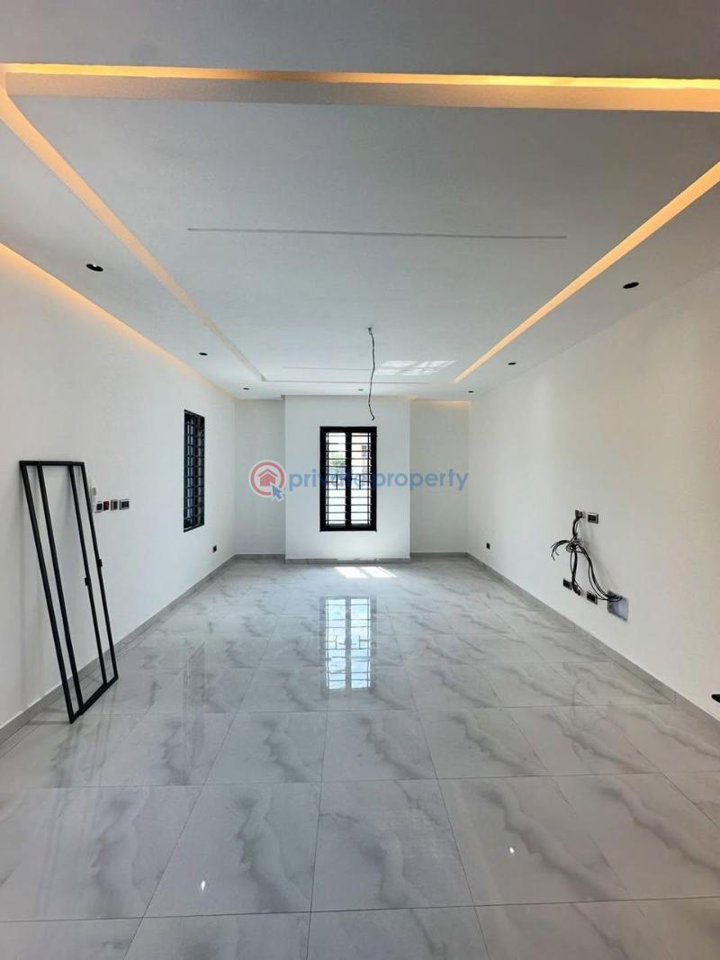 3 bedroom Townhouse For Sale Lakeside Estates. Adenta Municipal Accra - 2