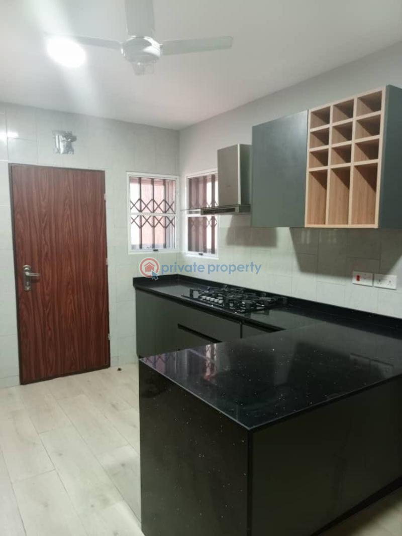 3 bedroom House For Rent Rasta-bush Road Teshie new Town Accra - 3