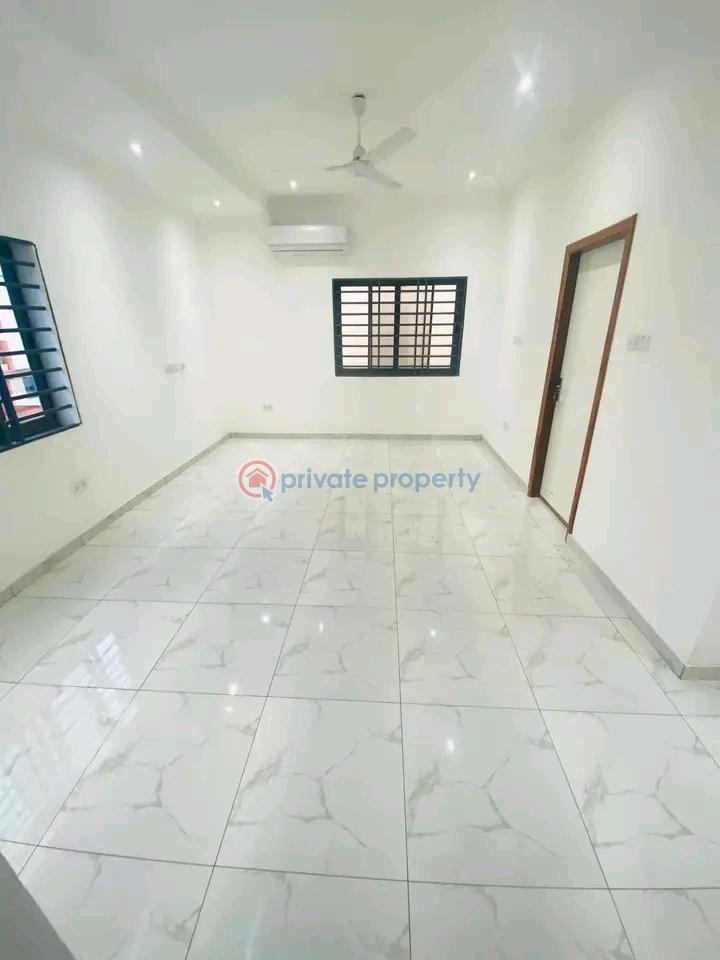 3 bedroom Townhouse For Rent Achimota Accra - 2