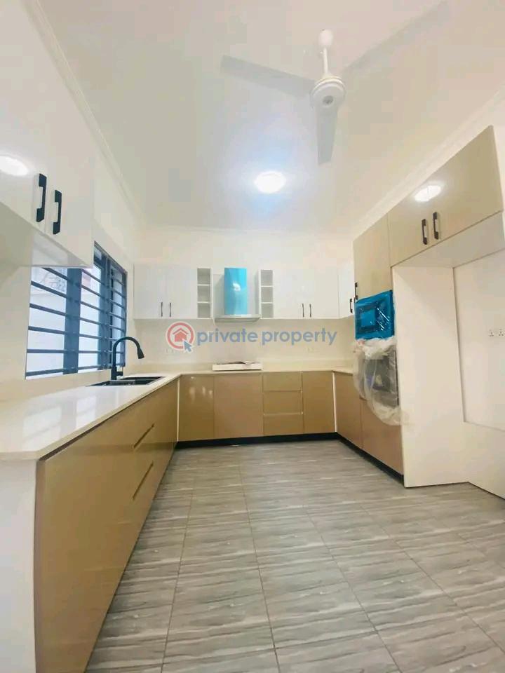 3 bedroom Townhouse For Rent Achimota Accra - 3