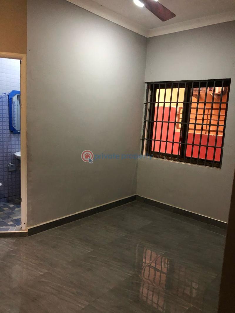 3 bedroom House For Sale Bushroad Rasta- Bush Road Tse Addo Accra - 3