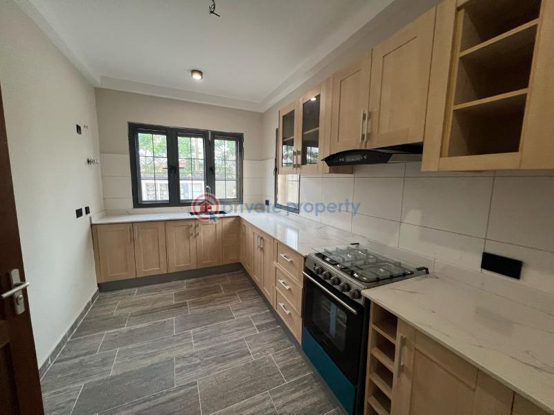 4 bedroom House For Sale Comm.6 Tema Accra - 3