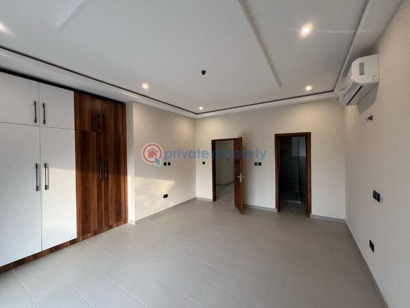 4 bedroom House For Sale Comm.6 Tema Accra - 10