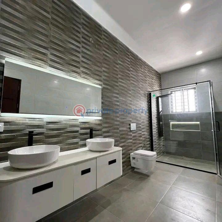 4 bedroom Townhouse For Sale Sakumono Spintex Accra - 3