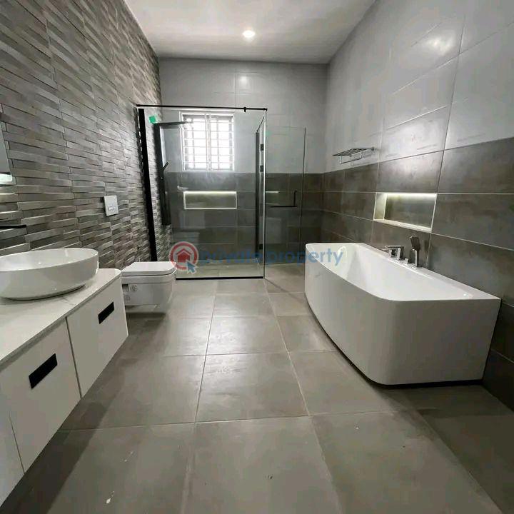 4 bedroom Townhouse For Sale Sakumono Spintex Accra - 4