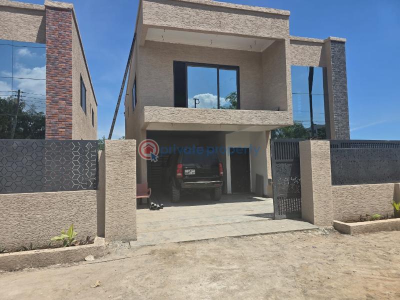 4 bedroom House For Sale West Trasacco East Legon Accra - 2