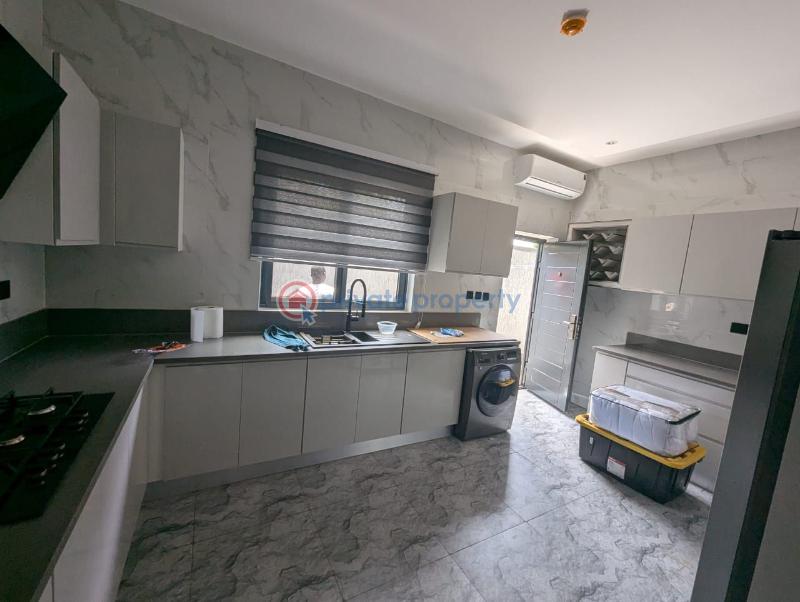 4 bedroom Townhouse For Rent West Airport Airport Residential Area Accra - 11