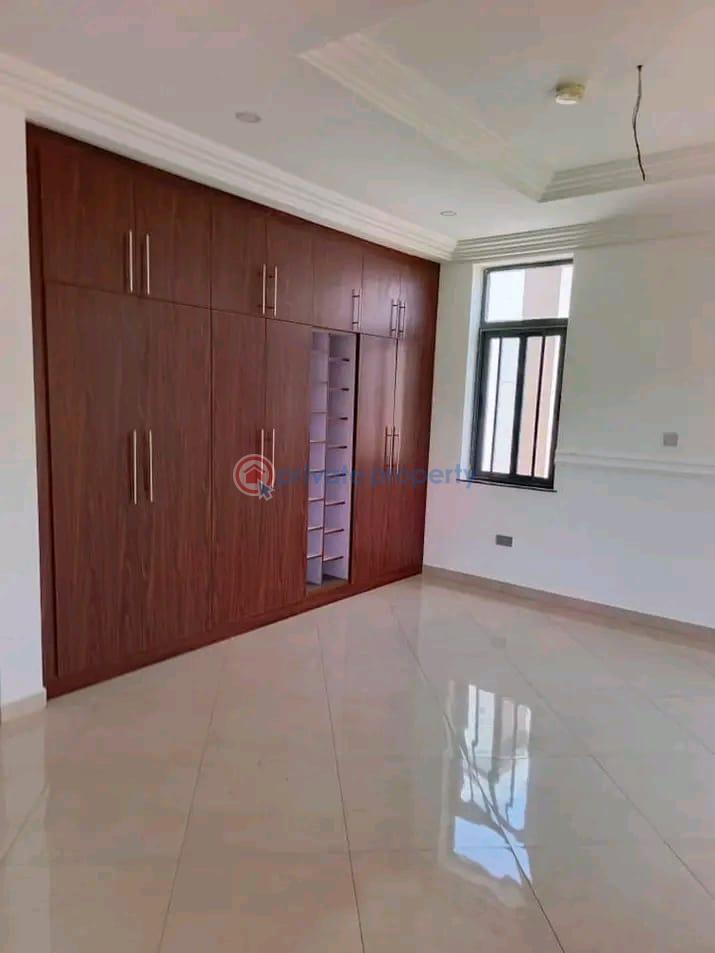 4 bedroom Townhouse For Rent Achimota Accra - 2