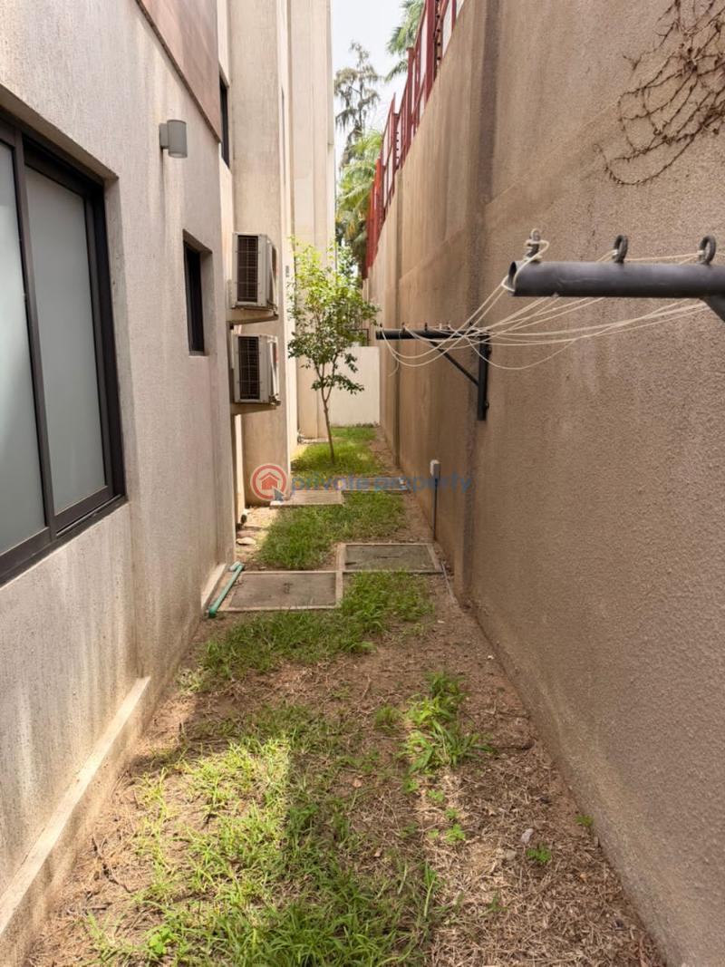 4 bedroom Townhouse For Rent Airport Residential Area Accra - 1