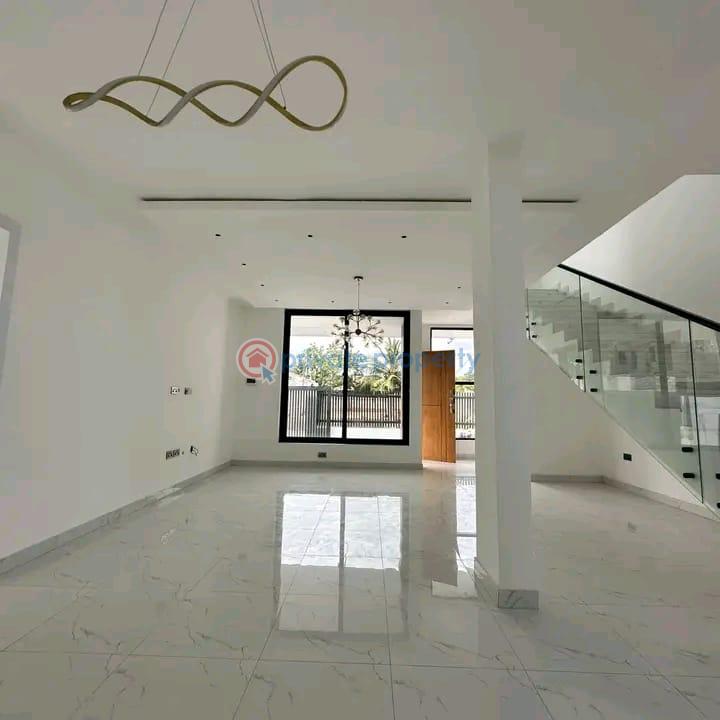 4 bedroom Townhouse For Sale East Airport Airport Residential Area Accra - 8