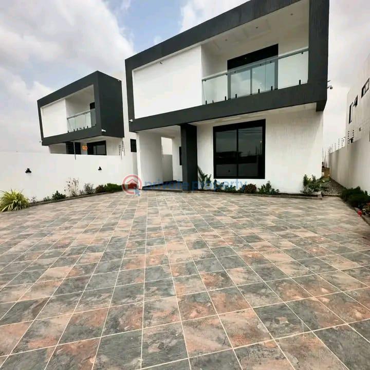 4 bedroom Townhouse For Sale East Airport Airport Residential Area Accra - 0