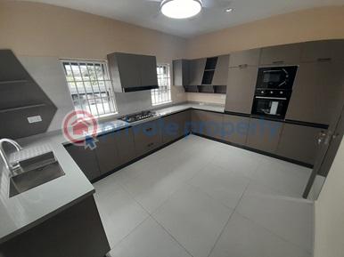 5 bedroom Detached Duplex For Sale Lakeside Estates. Adenta Municipal Accra - 9