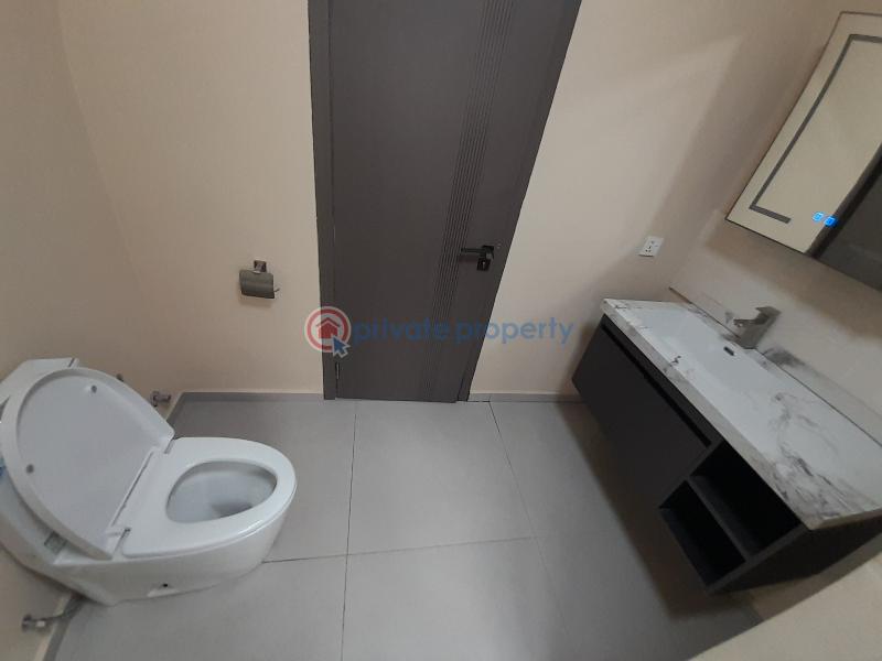 5 bedroom Detached Duplex For Sale Lakeside Estates. Adenta Municipal Accra - 14