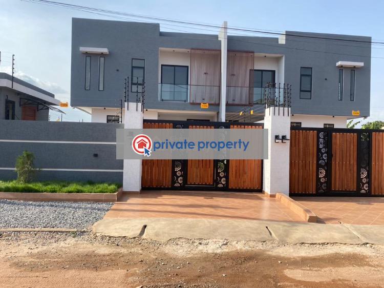 4 bedroom House For Sale &nbsp;oyarifa Road Oyarifa La Nkwantanang Madina Municipal Accra - 2
