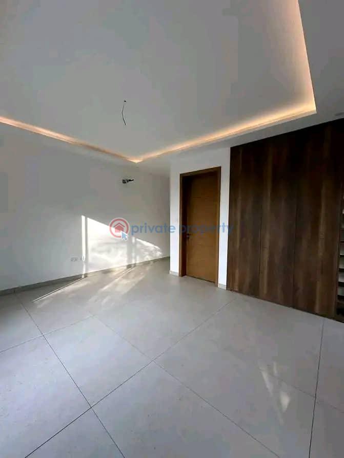 4 bedroom Townhouse For Sale Spintex Accra - 5