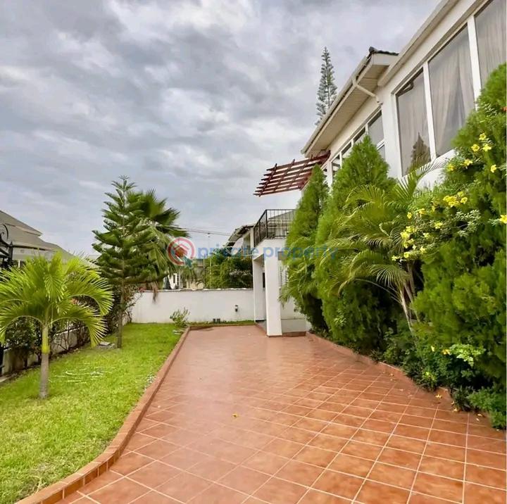 5 bedroom Townhouse For Sale Cantonments Accra - 1