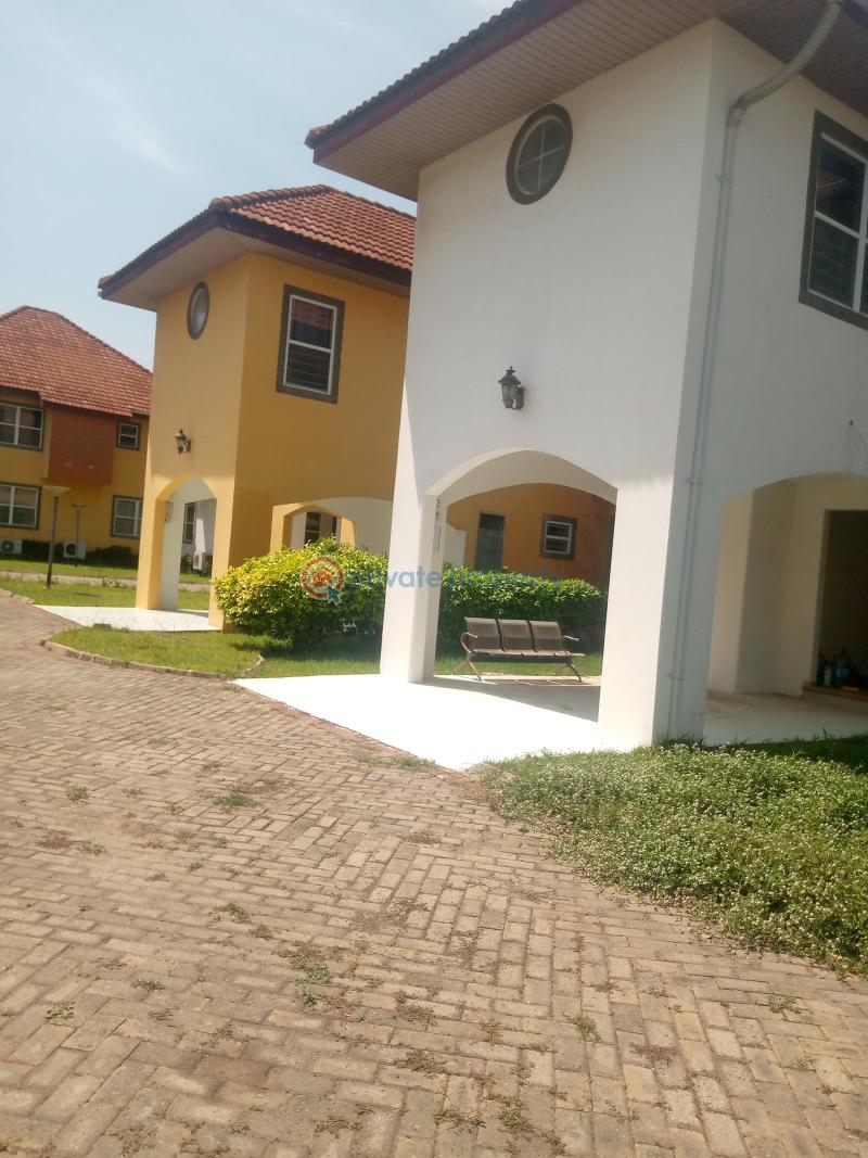 5 bedroom Townhouse For Rent Adjiriganor East Legon Accra - 3