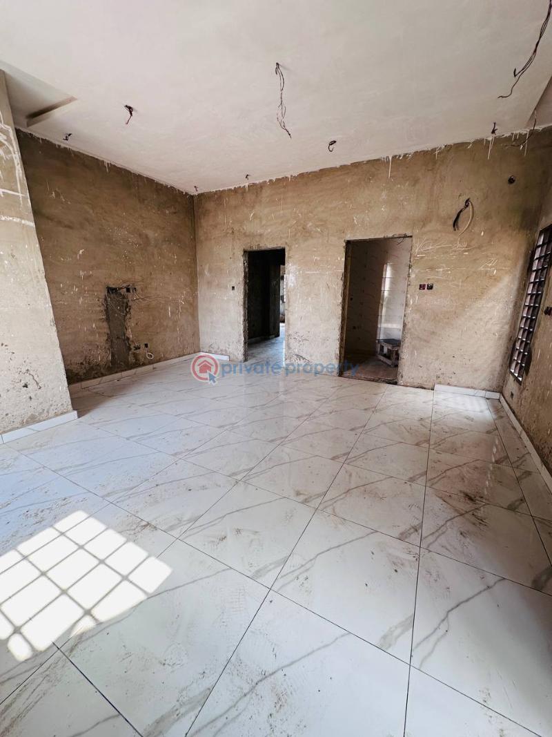 4 bedroom House For Sale Mannet Green Hotel Spintex Accra - 8
