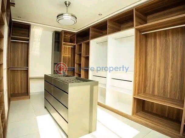 5 bedroom Townhouse For Sale Roman Ridge Accra - 1