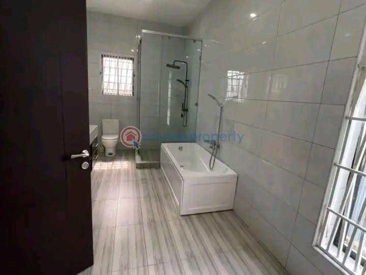 5 bedroom Townhouse For Rent North Labone Accra - 5