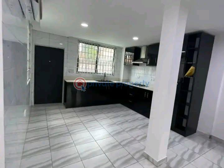 5 bedroom Townhouse For Rent North Labone Accra - 1