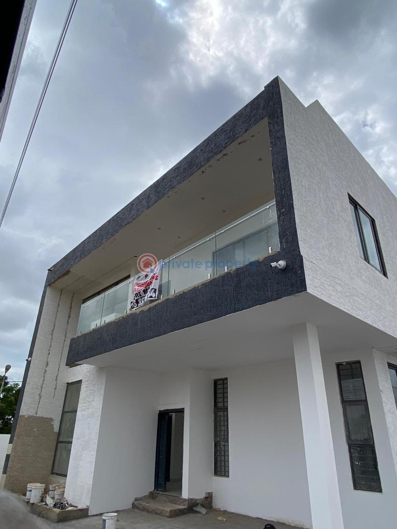 4 bedroom House For Rent Sakumono Spintex Accra - 0